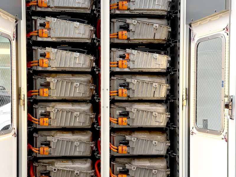 三菱ふそう本社見学会でEnePOND®実機を紹介