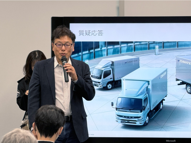 三菱ふそう本社見学会でEnePOND®実機を紹介